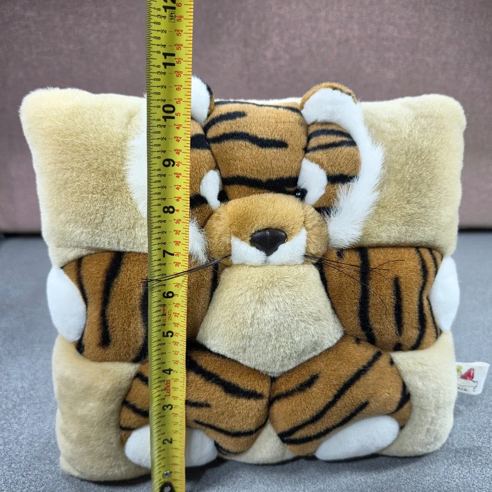 Vintage 1998 3D Tiger Animal‎ Pillow T.W.I.E. Plush 10in Tan Excellent